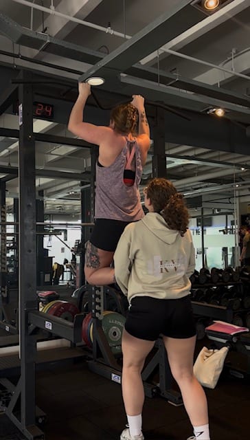 Personal training: pull-up met assistentie